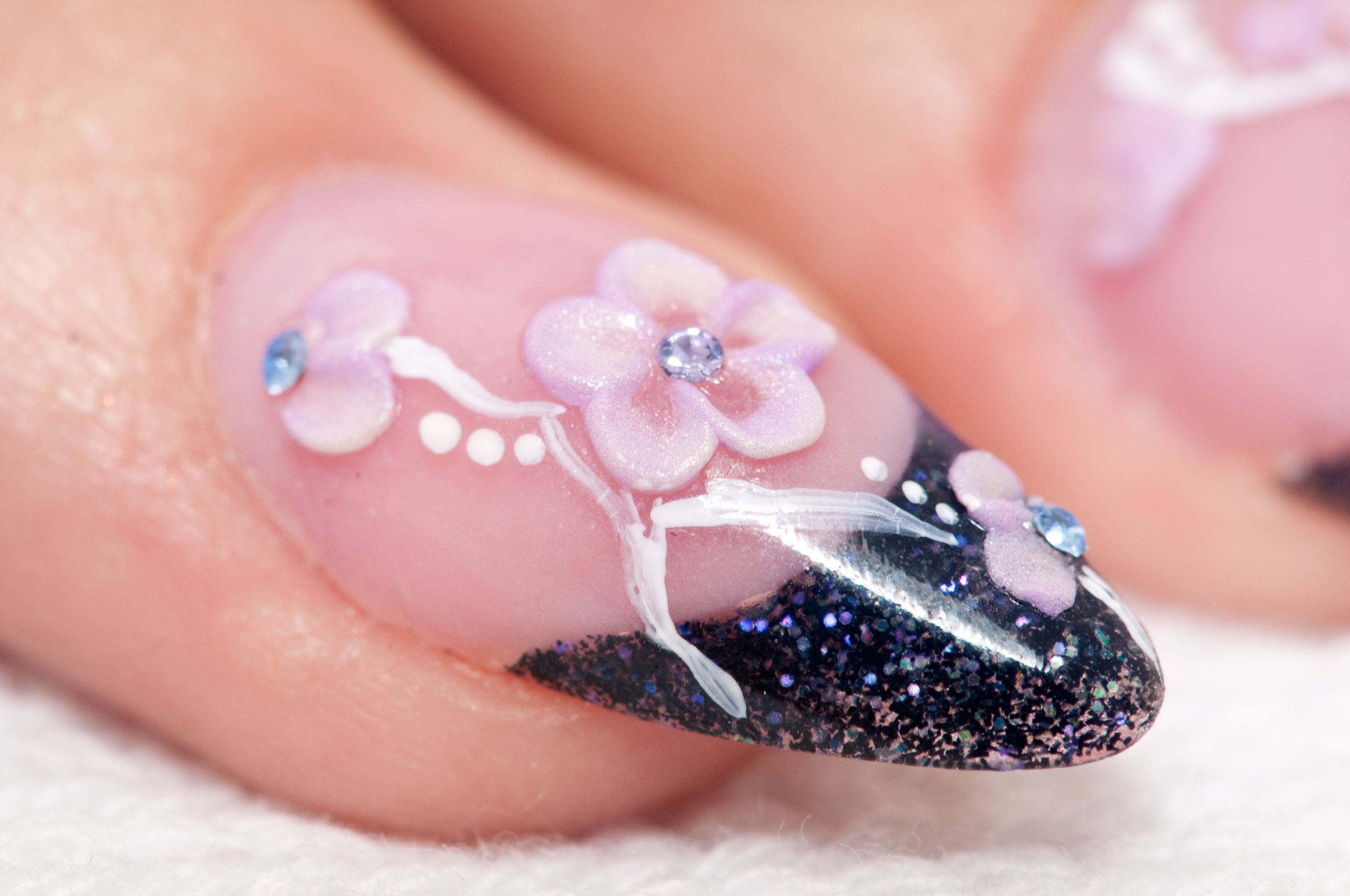 The Value of Choosing the Best Nail Salon in Sydney